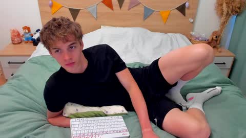 Fandi online show from 04-03-26, 02:04