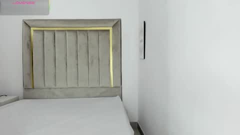 Julian online show from 10-12-25, 07:02