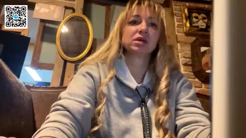 Snapshot of lapussia chatting on 11-29-25, 01:58 Olena online show from 11-29-25, 01:58