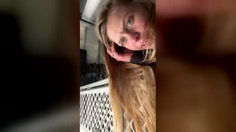 laquail online show from 04-25-26, 01:25