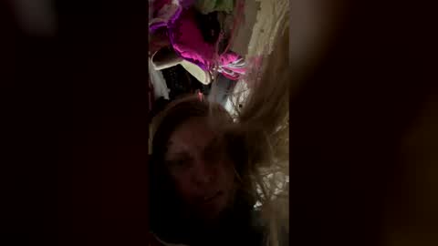 laquail online show from 04-25-26, 01:41