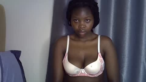 Snapshot of lara5872 chatting on 11-15-25, 11:07 lara online show from 11-15-25, 11:07