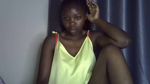 Snapshot of lara5872 chatting on 11-28-25, 03:09 lara online show from 11-28-25, 03:09