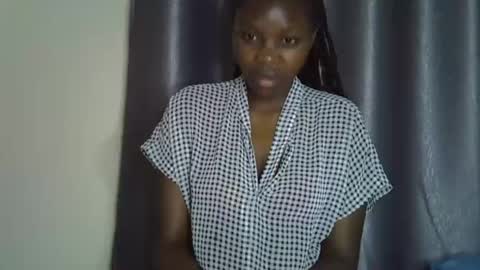 Snapshot of lara5872 chatting on 12-01-25, 12:32 lara online show from 12-01-25, 12:32