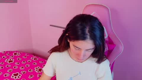 Snapshot of lara_aisha chatting on 04-22-26, 11:56 LARA online show from 04-22-26, 11:56