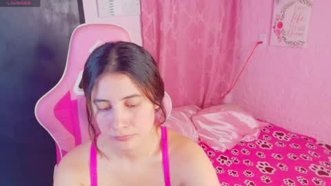 Snapshot of lara_aisha chatting on 04-28-26, 02:27 LARA online show from 04-28-26, 02:27