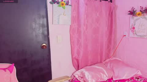 Snapshot of lara_aisha chatting on 04-29-26, 07:42 LARA online show from 04-29-26, 07:42