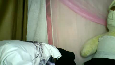 Snapshot of lara_belle chatting on 05-04-26, 02:29 lara_belle online show from 05-04-26, 02:29