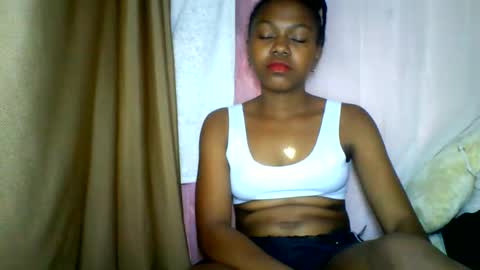 Snapshot of lara_belle chatting on 05-21-26, 02:57 lara_belle online show from 05-21-26, 02:57