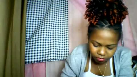 Snapshot of lara_belle chatting on 06-10-26, 04:12 lara_belle online show from 06-10-26, 04:12