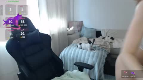 Snapshot of lara_c_rau chatting on 06-07-26, 03:27 Lara online show from 06-07-26, 03:27