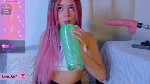 Snapshot of lara_gil_ chatting on 09-11-25, 12:38 Lara Gill online show from 09-11-25, 12:38