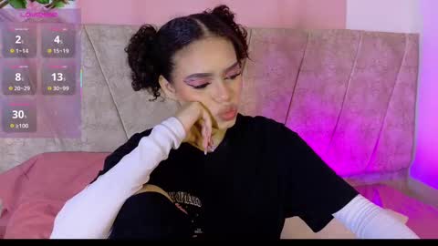 Snapshot of lara_gil_ chatting on 11-08-25, 11:54 Lara Gill online show from 11-08-25, 11:54