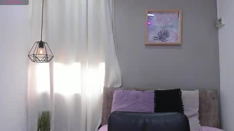      700  200   online show from 12-05-25, 07:43