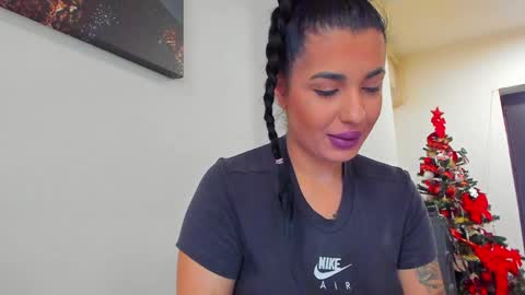 Snapshot of lara_squirtx chatting on 12-06-24, 07:43 Lara online show from 12-06-24, 07:43