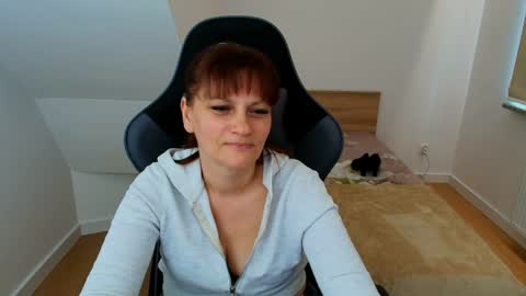 laraamoon online show from 03-30-26, 03:24
