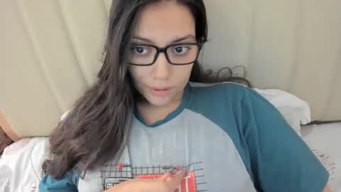 lara online show from 09-19-25, 01:23