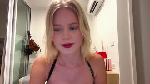 Stella online show from 01-16-26, 10:08