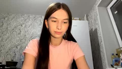 lara online show from 04-17-26, 07:39