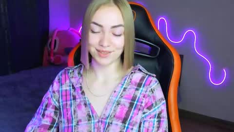 LaraKrein lk online show from 10-16-25, 04:30