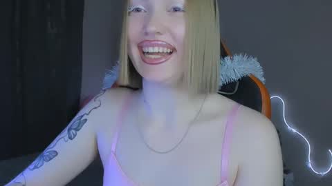 LaraKrein lk online show from 12-19-25, 03:52