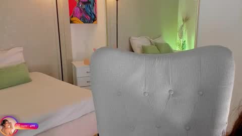 Lara  online show from 11-27-25, 01:46