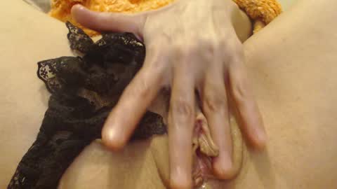 laralhotr online show from 12-31-24, 01:30