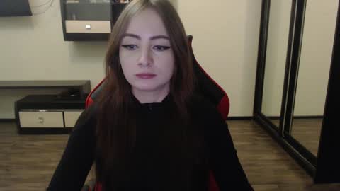 Laralianna online show from 01-04-25, 10:34