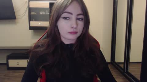 Laralianna online show from 01-10-25, 01:32