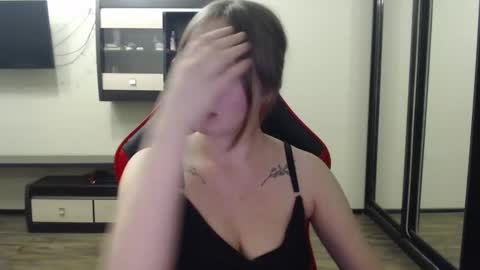 Laralianna online show from 02-18-25, 03:43