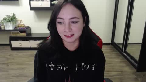 Laralianna online show from 10-04-25, 05:44