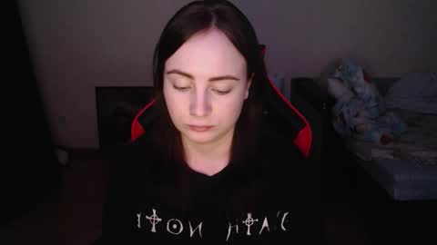 Snapshot of laralianna chatting on 12-18-25, 11:00 Laralianna online show from 12-18-25, 11:00
