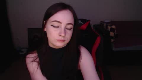 Snapshot of laralianna chatting on 03-25-26, 05:52 Laralianna online show from 03-25-26, 05:52