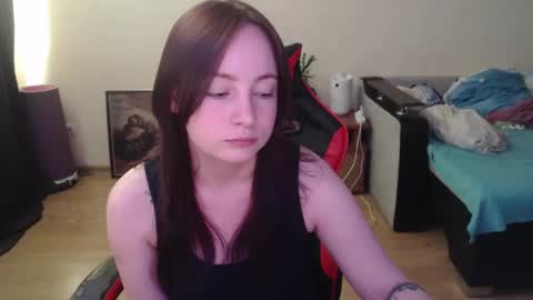Snapshot of laralianna chatting on 05-14-26, 01:51 Laralianna online show from 05-14-26, 01:51