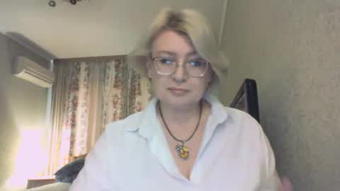 laramrs online show from 12-14-25, 11:04