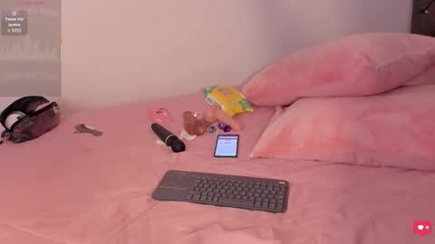 Lara Murphy online show from 03-18-26, 01:20