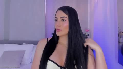 Snapshot of laravillalobos chatting on 06-15-26, 09:50 Laura online show from 06-15-26, 09:50