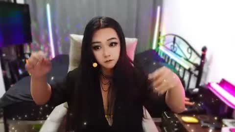 Snapshot of lareinasdog chatting on 07-12-26, 05:15 ToT online show from 07-12-26, 05:15