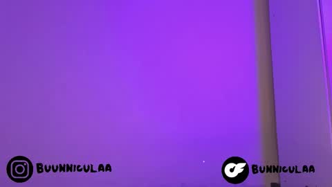 Snapshot of larissa01_ chatting on 12-20-25, 01:02 Lari online show from 12-20-25, 01:02