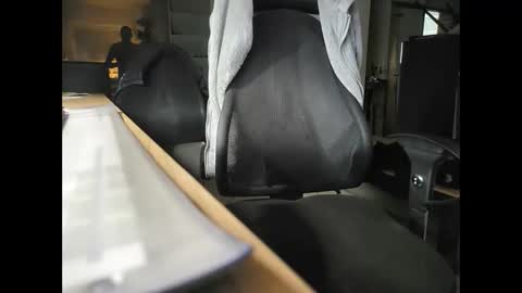 Snapshot of larop49 chatting on 04-04-26, 03:27 Larop49 online show from 04-04-26, 03:27