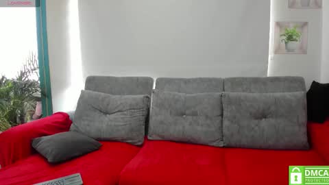 Snapshot of larossasexy chatting on 12-04-25, 07:11 Rosa online show from 12-04-25, 07:11