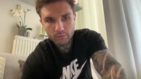 Snapshot of larsskeet chatting on 11-22-25, 01:10 larsskeet online show from 11-22-25, 01:10