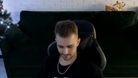 Snapshot of larstar01 chatting on 12-20-24, 01:47 Lars online show from 12-20-24, 01:47