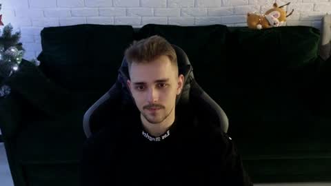 Snapshot of larstar01 chatting on 12-22-24, 02:17 Lars online show from 12-22-24, 02:17