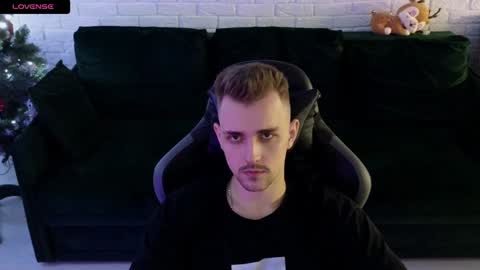 Snapshot of larstar01 chatting on 12-30-24, 03:36 Lars online show from 12-30-24, 03:36