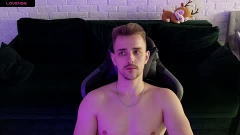 Snapshot of larstar01 chatting on 01-08-25, 07:24 Lars online show from 01-08-25, 07:24