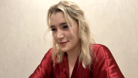 Snapshot of laruebaral chatting on 02-25-26, 09:13 Betty online show from 02-25-26, 09:13