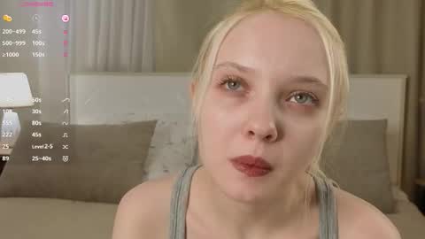 Emilia for my friends Amy online show from 11-25-25, 01:16