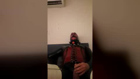 Snapshot of latexboy1986 chatting on 07-25-26, 08:45 latex boy 38 online show from 07-25-26, 08:45