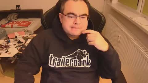 latexboy893 online show from 11-18-25, 06:56